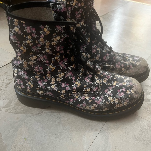 Doc Martin, leather, floral boots size 7 - Picture 8 of 8